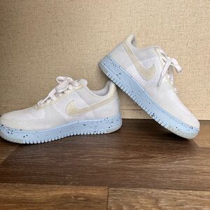 Nike Women's White and Light Blue Athletic Shoes